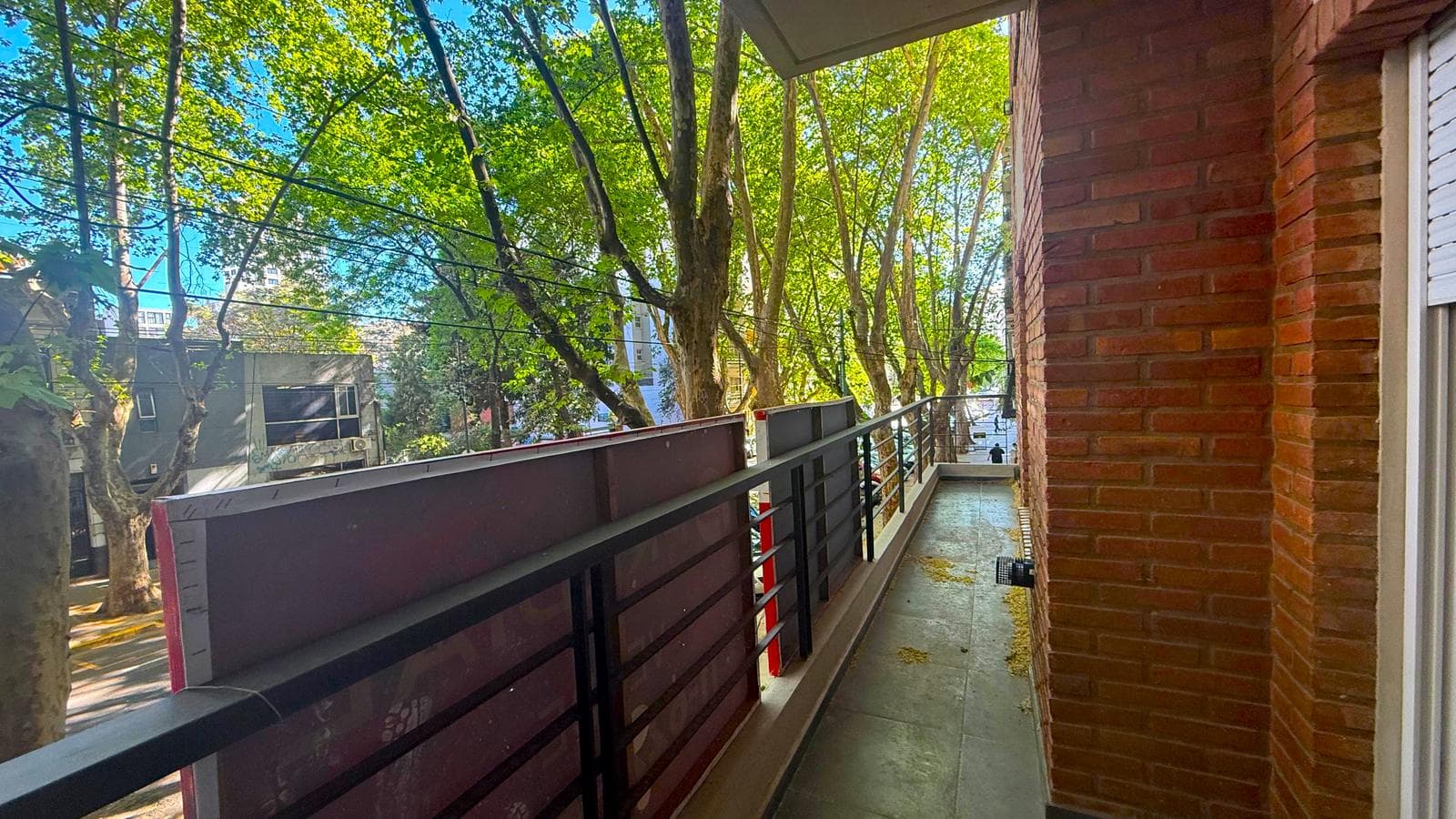 Brand-New 3-Room Apartment for Sale in Almagro with a Balcony and Patio