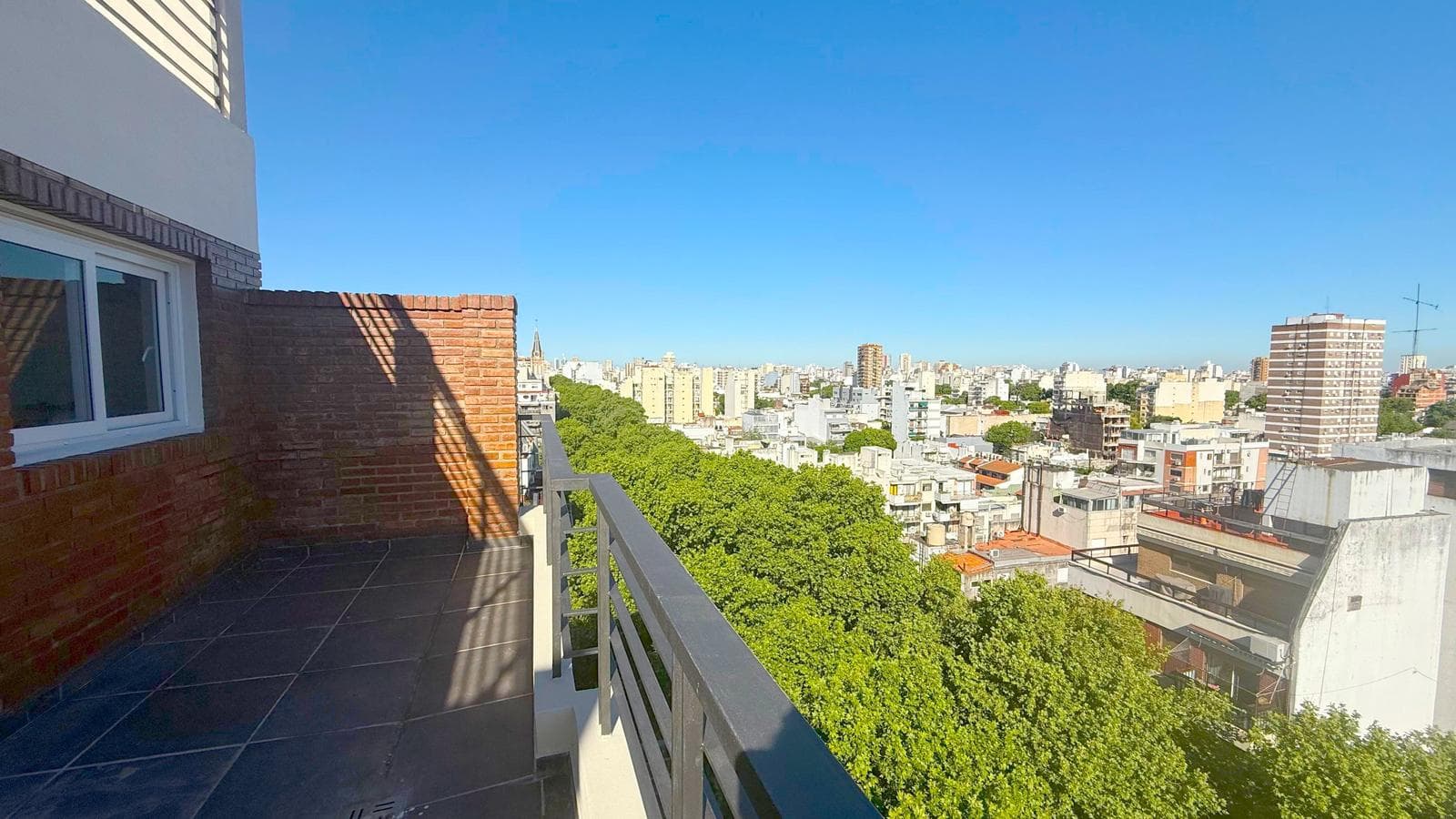 Brand-New 3-Room Apartment for Sale in Almagro with a Balcony and Patio