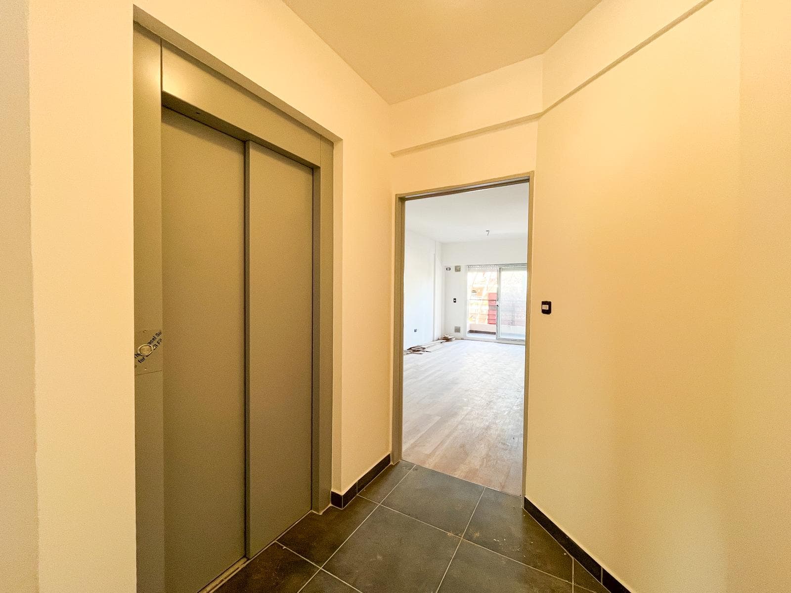Brand-New 3-Room Apartment for Sale in Almagro with a Balcony and Patio