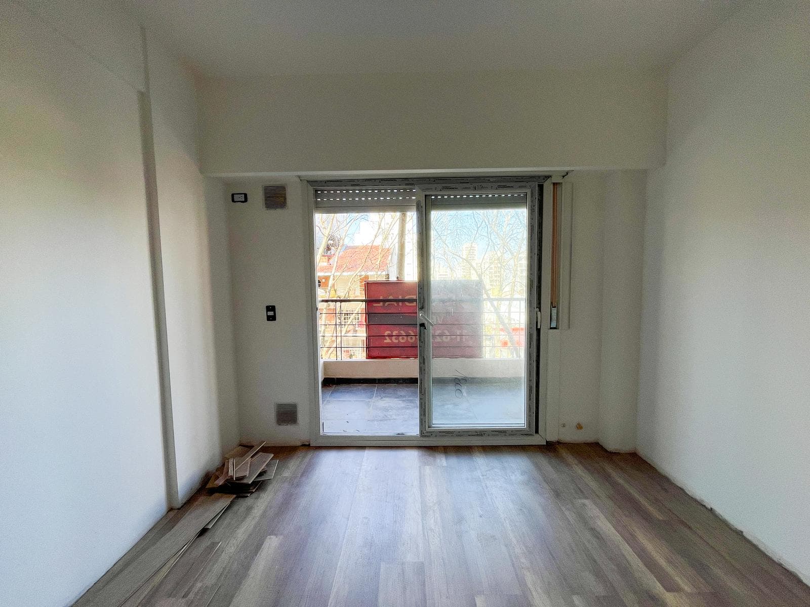 Brand-New 3-Room Apartment for Sale in Almagro with a Balcony and Patio