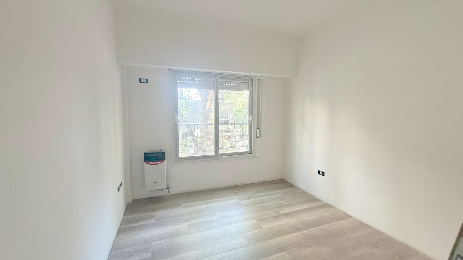 Brand-New 3-Room Apartment for Sale in Almagro with a Balcony and Patio