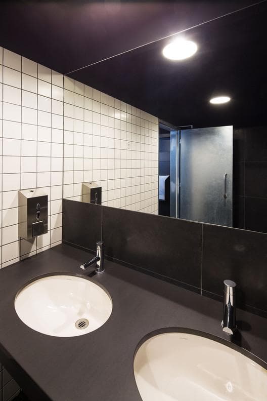 COMMERCIAL SPACE FOR RENT IN THE CUMBRES AREA