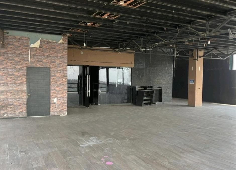 COMMERCIAL SPACE FOR RENT IN THE CUMBRES AREA