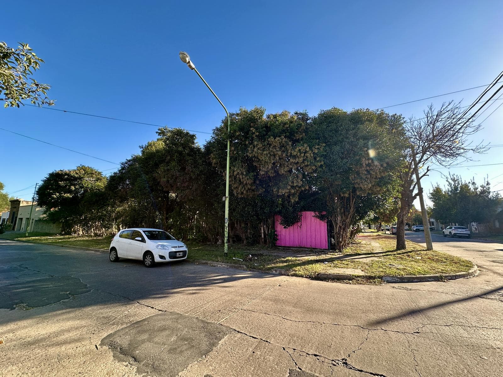 Land for Sale with a total area of 954 m2. Corner of Alberdi and Colón. Downtown Campana
