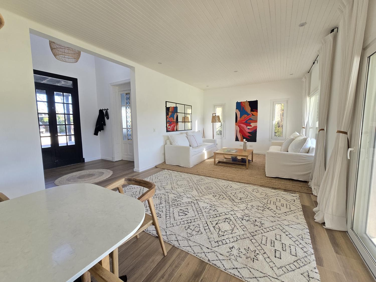Short-term rental home in Las Liebres: 3 bedrooms and a pool