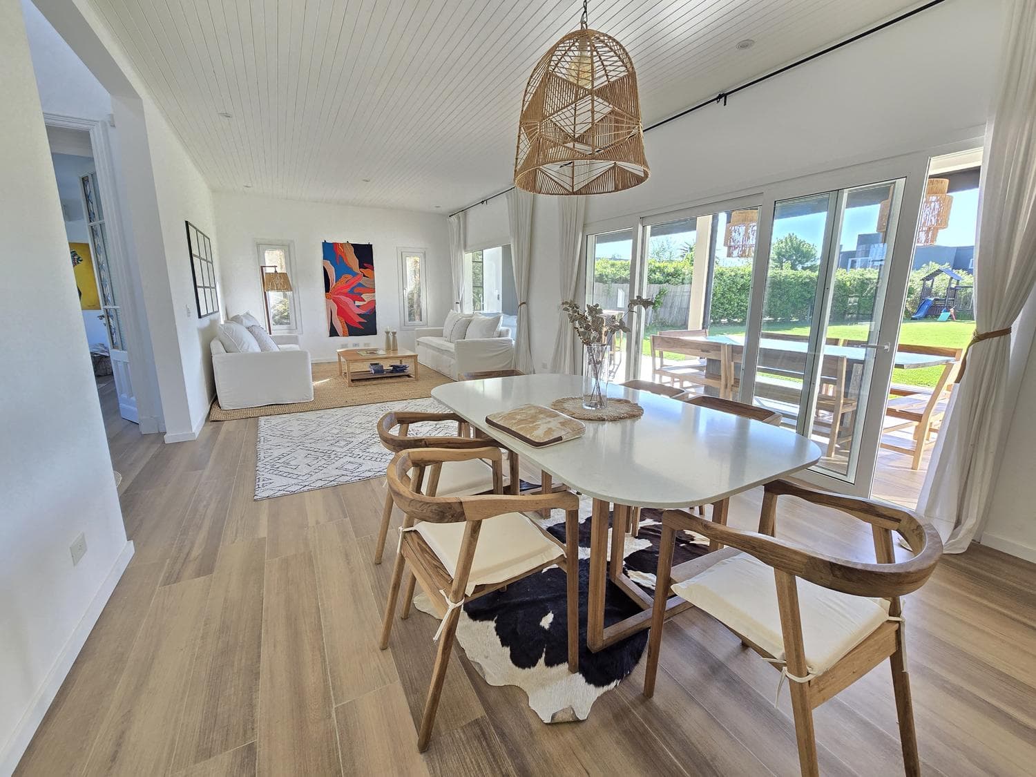 Short-term rental home in Las Liebres: 3 bedrooms and a pool