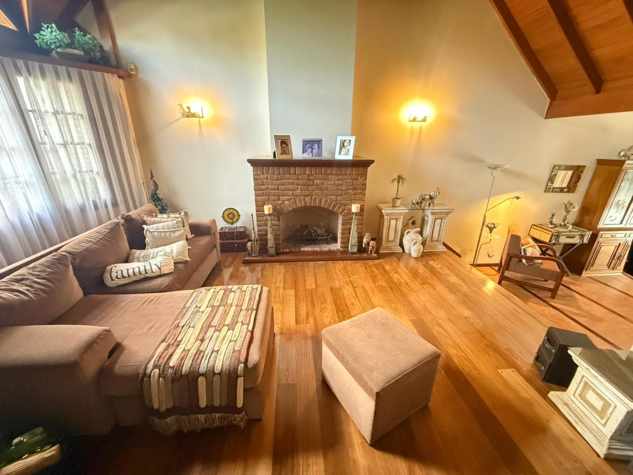 5-ROOM HOUSE FOR SALE WITH GARDEN AND POOL. MORTGAGE AVAILABLE. PARQUE BERNAL NEIGHBORHOOD