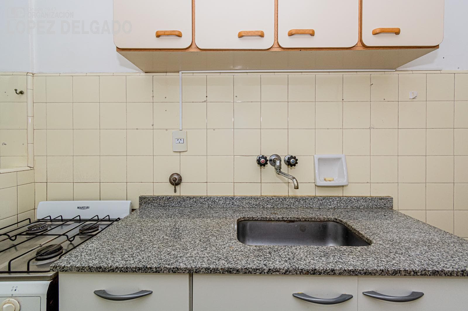 2-bedroom apartment with a front-facing balcony in Villa del Parque