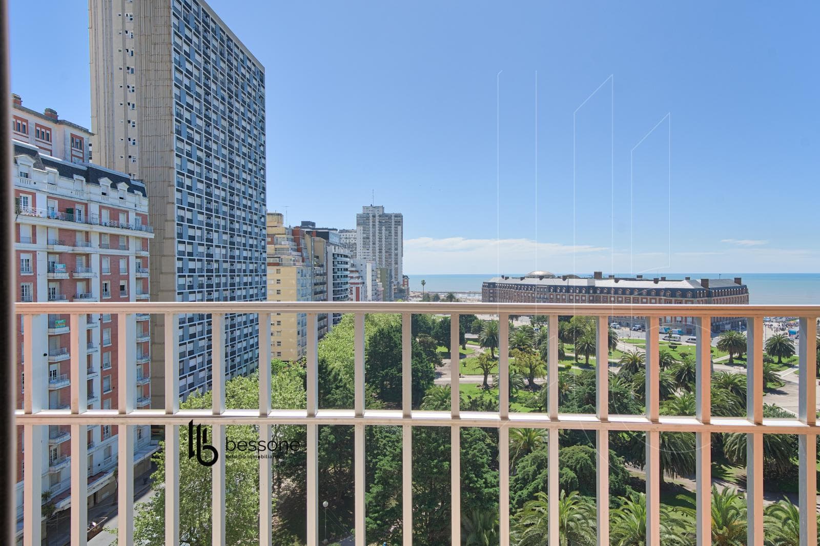 Refurbished, Furnished 2-Room Apartment with Panoramic Ocean View of Plaza Colón