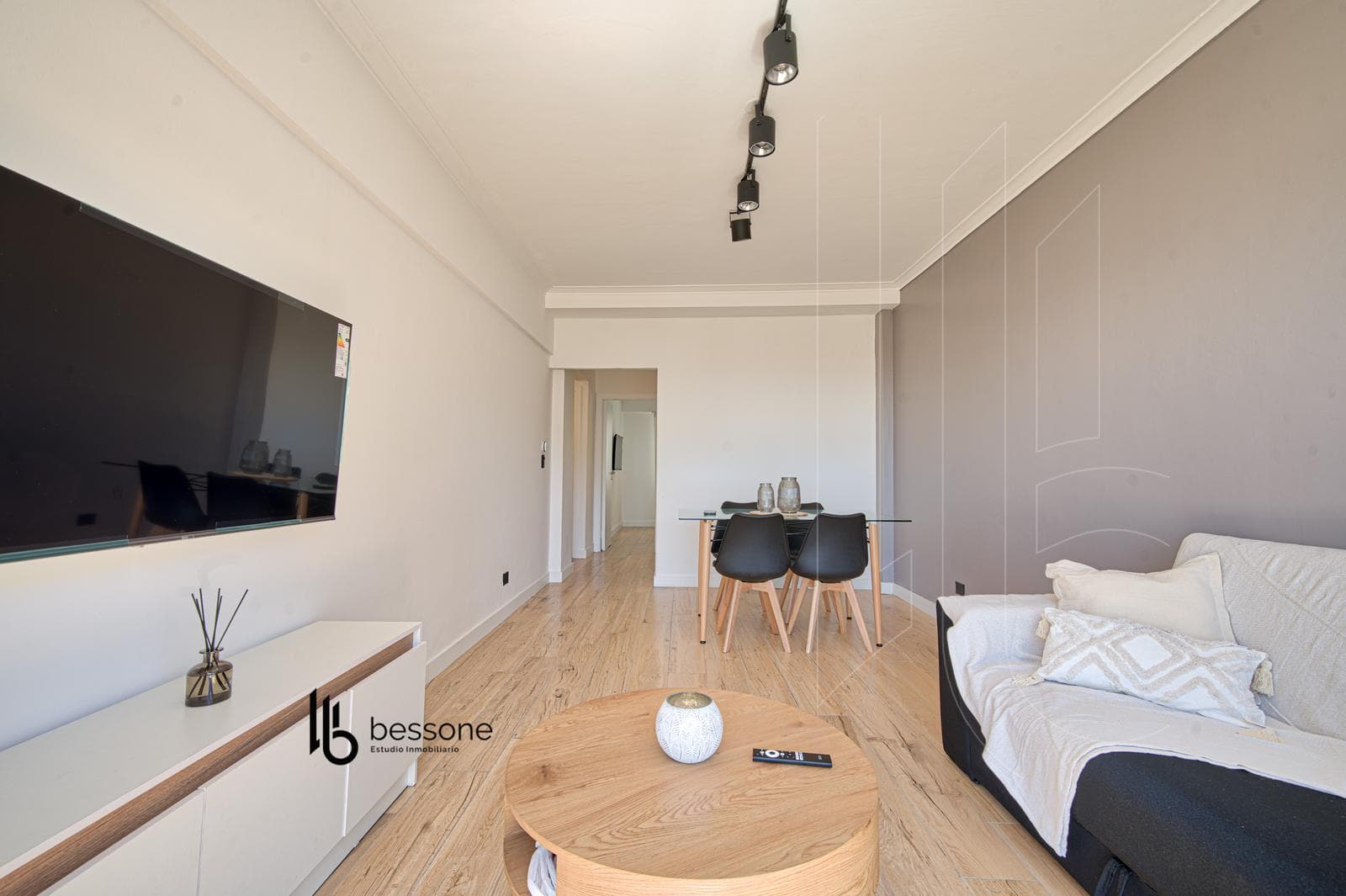 Refurbished, Furnished 2-Room Apartment with Panoramic Ocean View of Plaza Colón