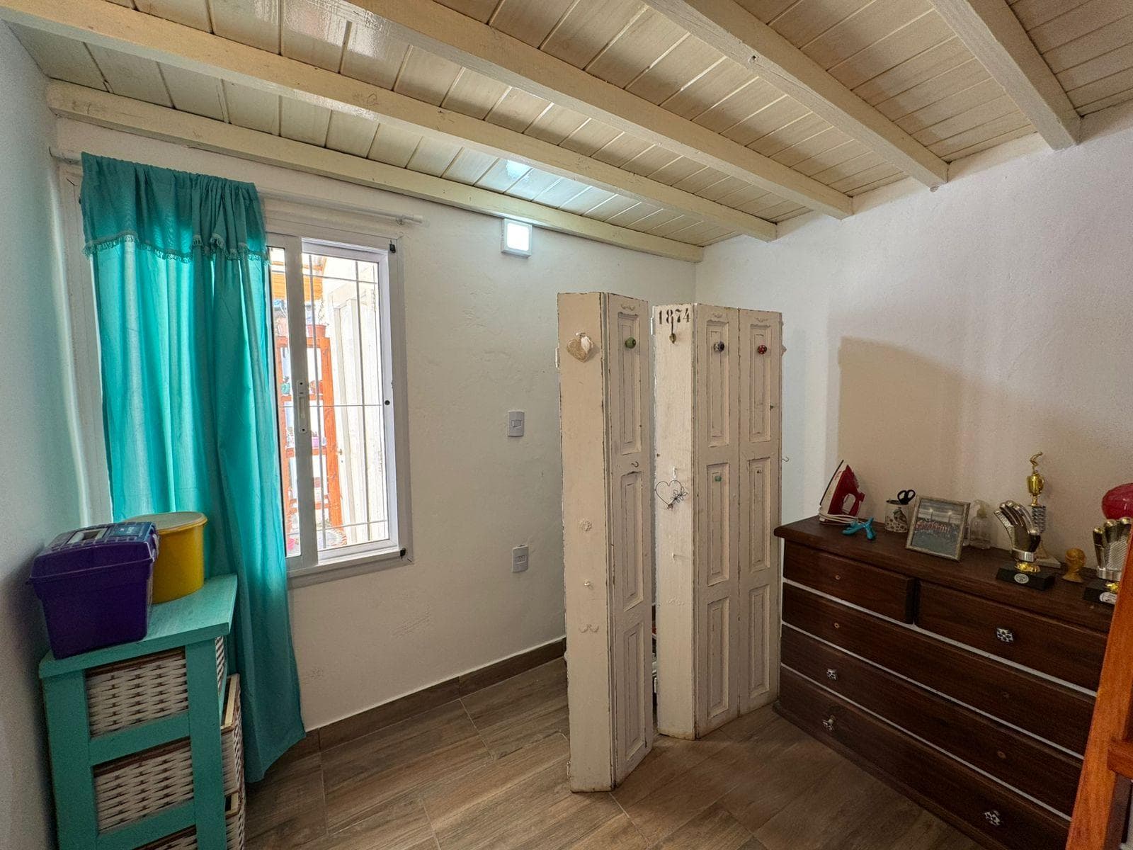Two Houses for Sale on the Same Lot