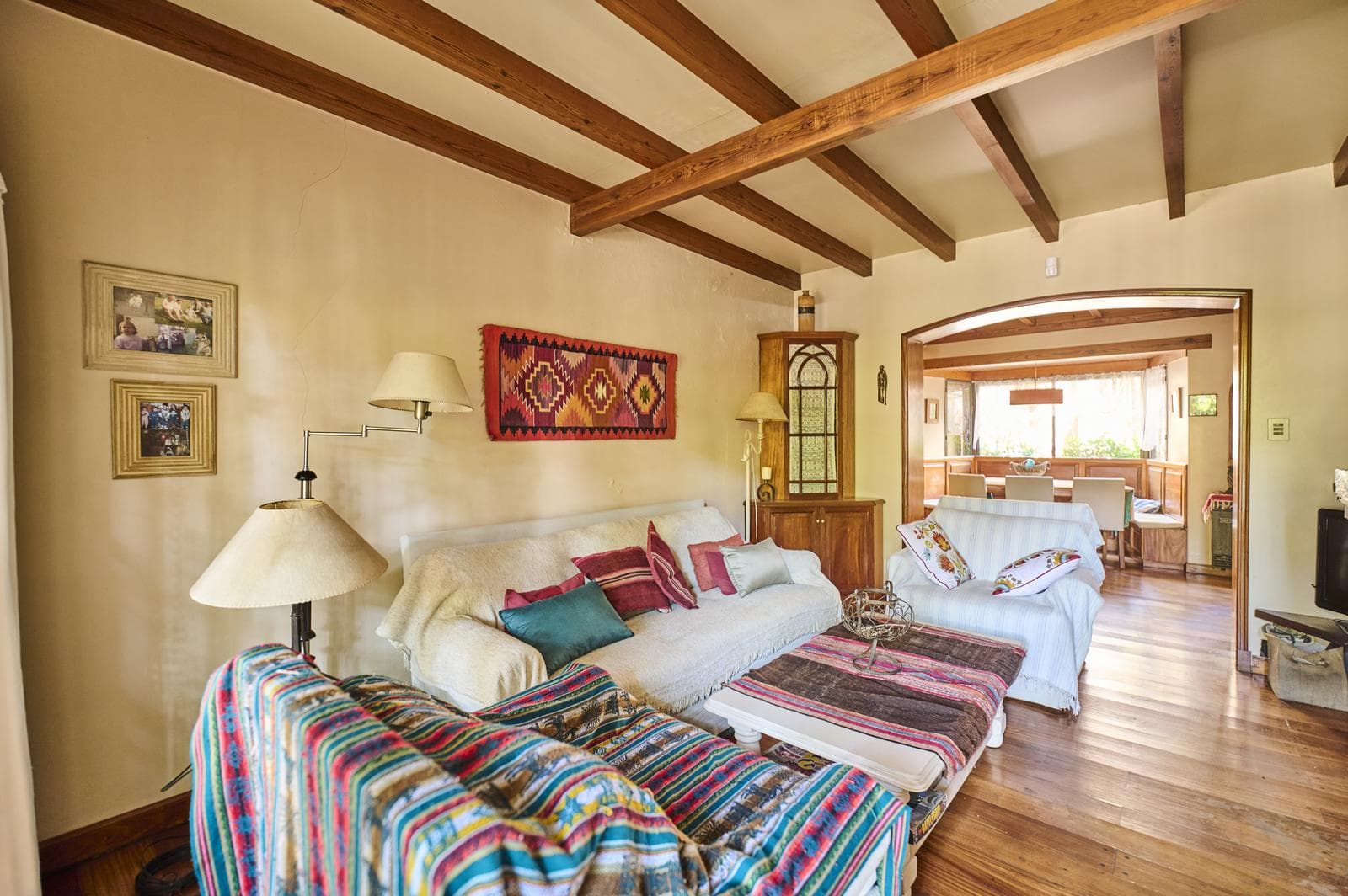 House for Sale: 5 rooms, 3 bedrooms, garage, garden, barbecue area, Carapachay