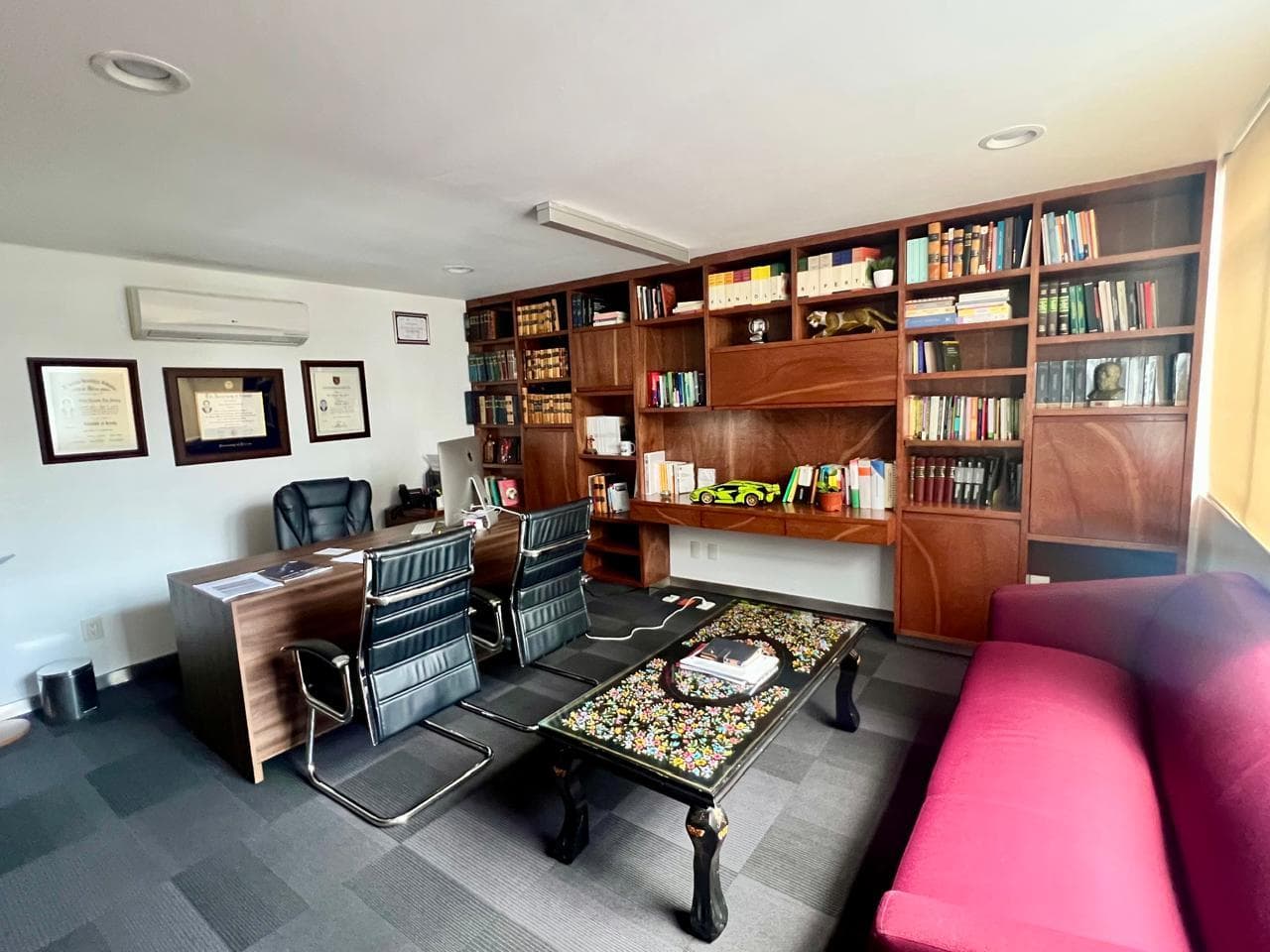 Office for rent in Sierra Candela, 4 private units.