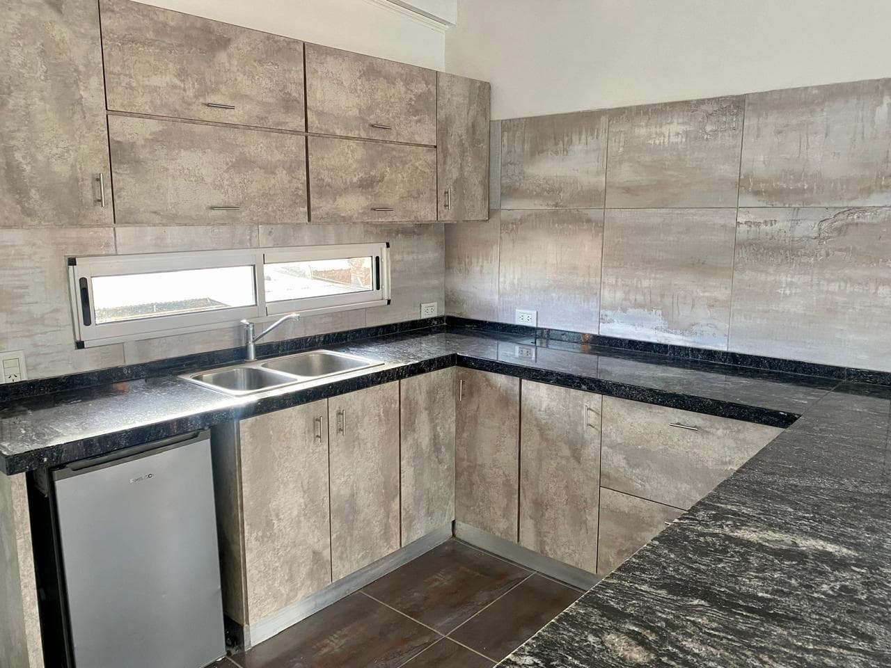 Opportunity: Studio Apartment, Commercial Space, Warehouse in Tierra de Sueños 3