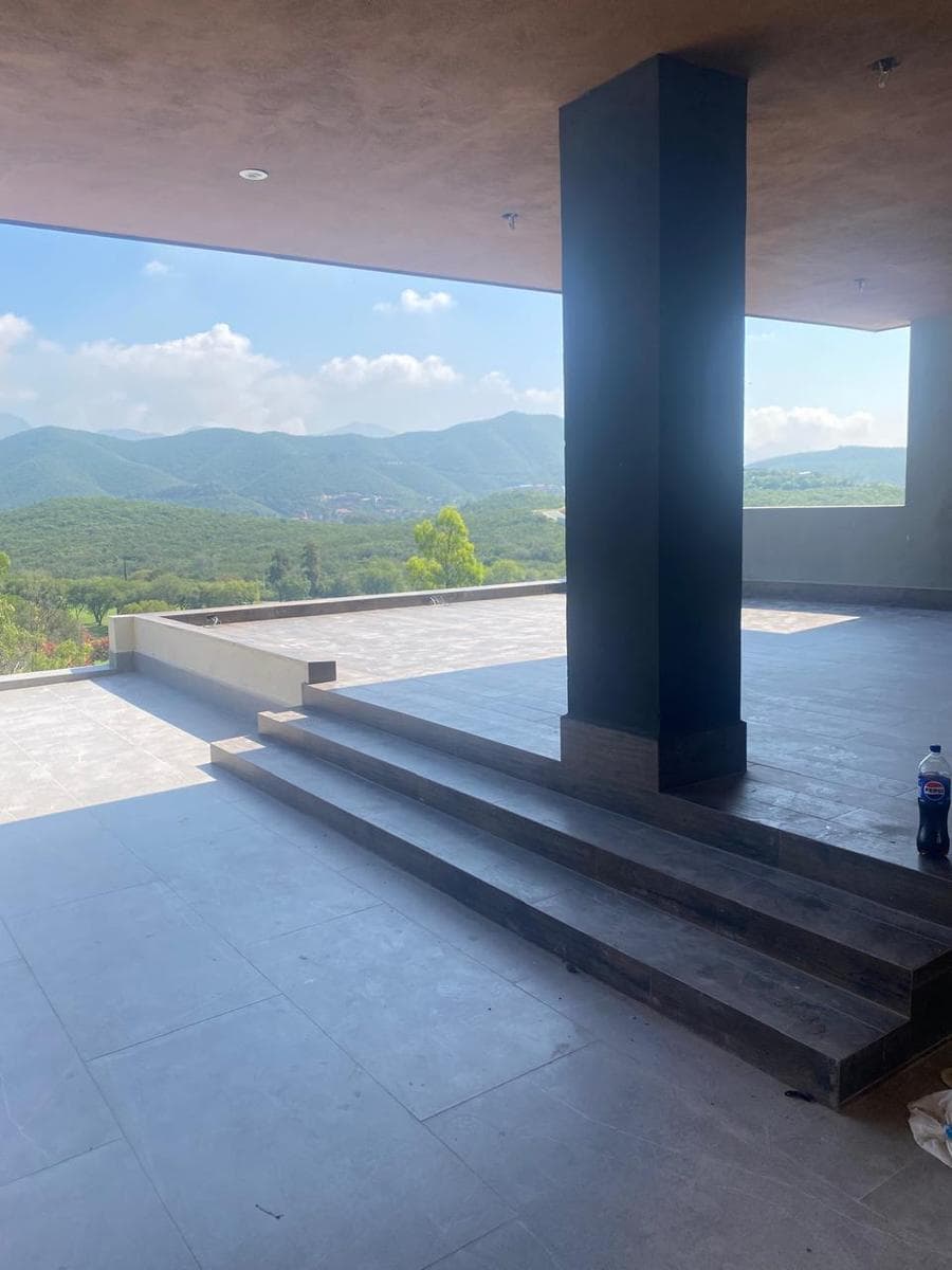 HOUSE FOR SALE IN SIERRA ALTA 10 SECTOR
