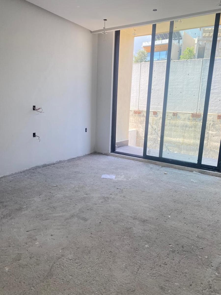 HOUSE FOR SALE IN SIERRA ALTA 10 SECTOR