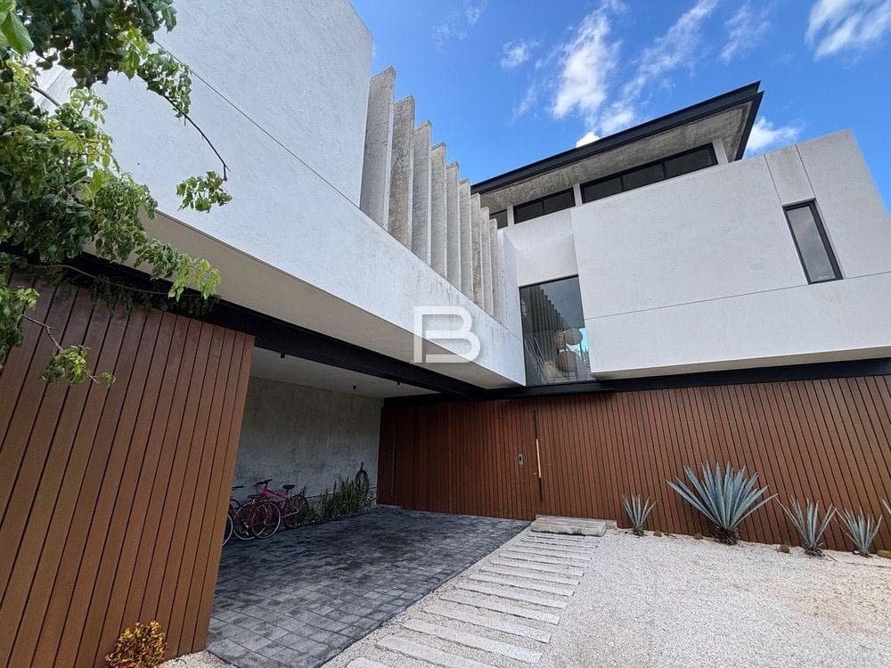 Mansion for Rent in Isla Dorada, Cancún.