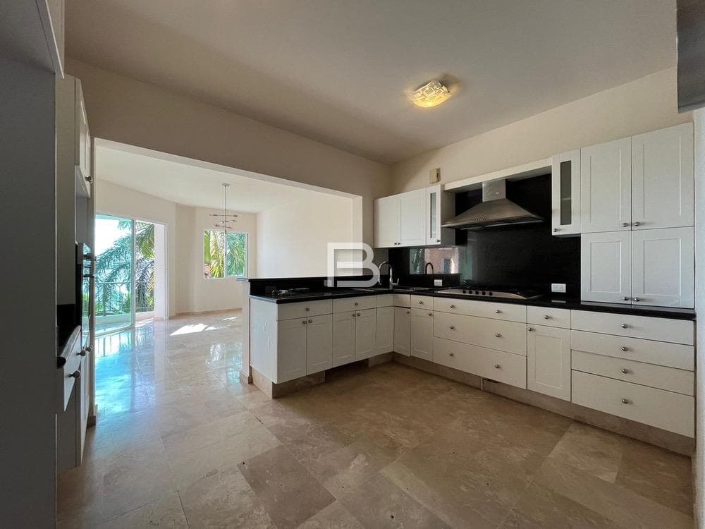 Isla Dorada Residential Complex: Apartment for Rent
