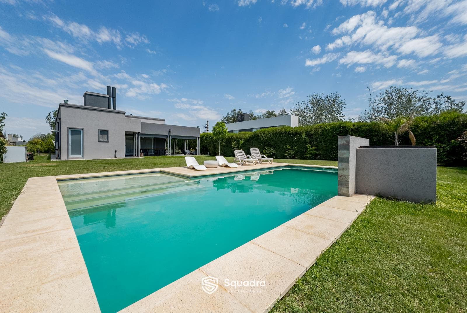 FOR SALE - 3-Bedroom House with BBQ Area and Pool - Puerto Roldán.
