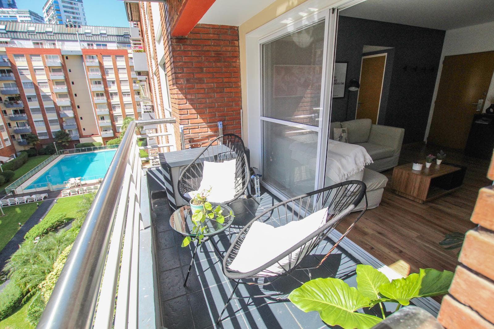 For Sale in Puerto Madero: 2-room apartment with garage, immaculate, bright