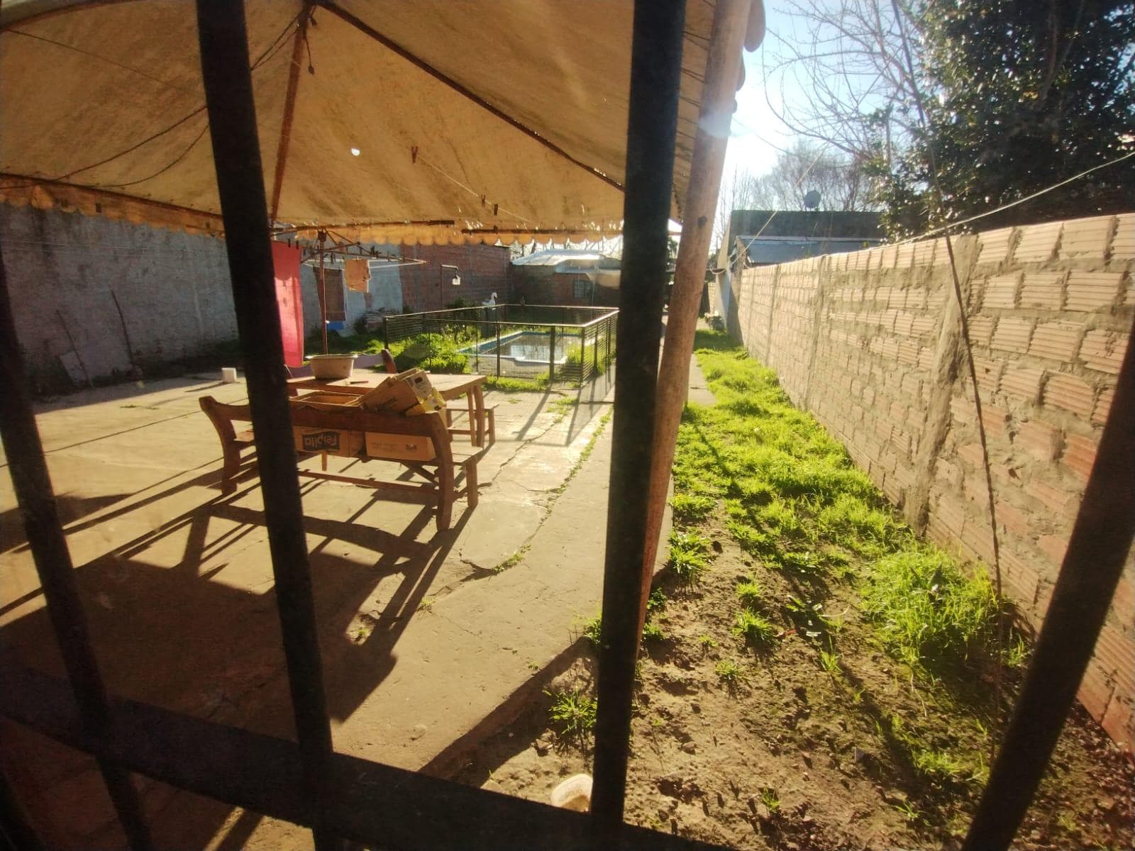Lot measuring 40 x 10 with 2 houses