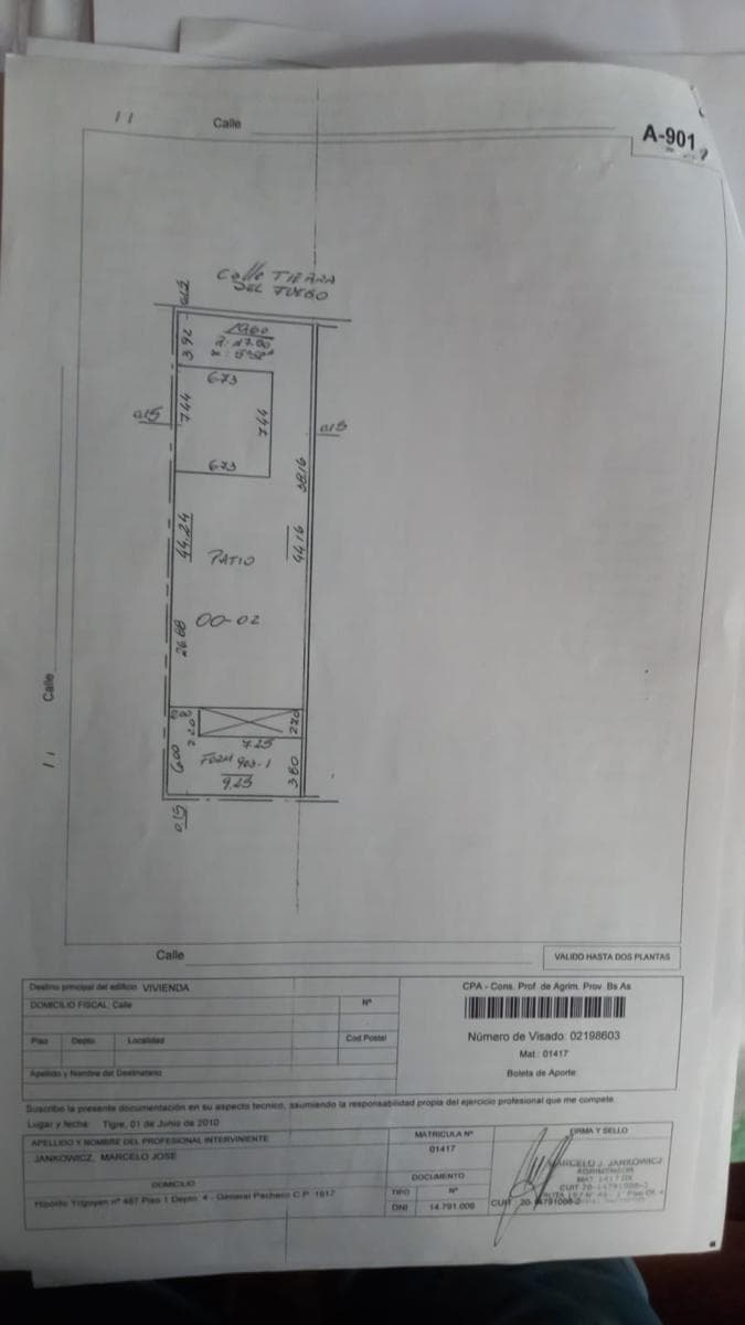 Lot measuring 40 x 10 with 2 houses