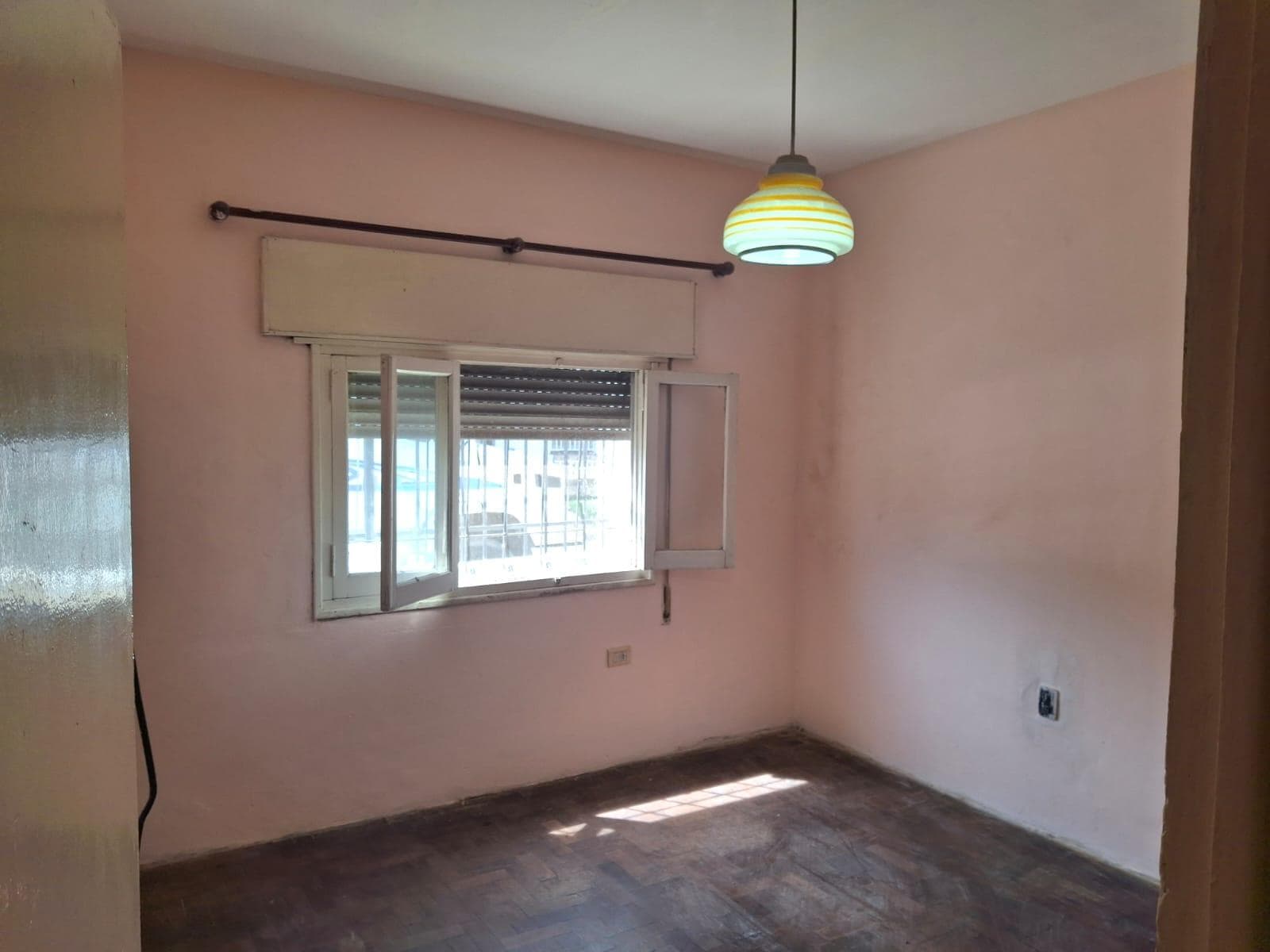 House for Sale in the Alvear Neighborhood, Rosario—Eligible for a Mortgage.