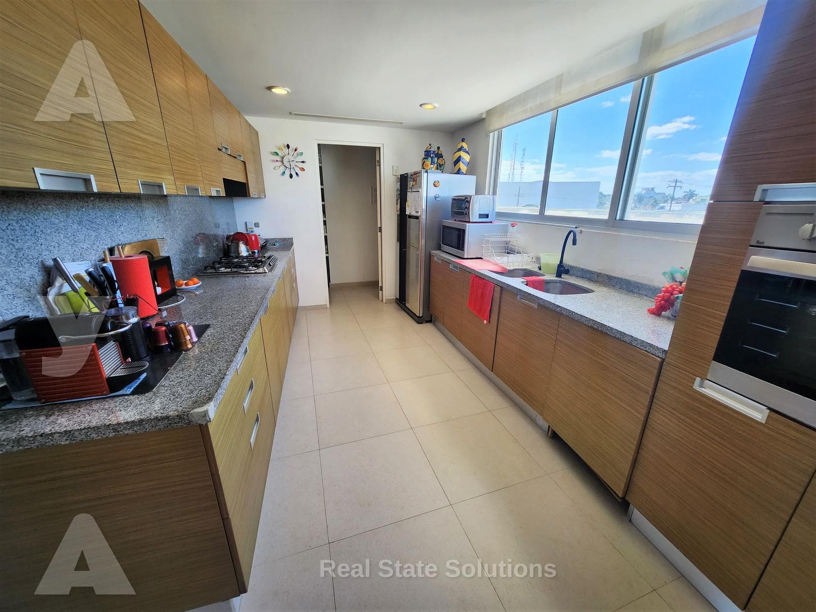 Apartment for Sale, 3 Bedrooms, Double-Height Ceilings, TV Room, Av. Bonampak, Puerto Cancún