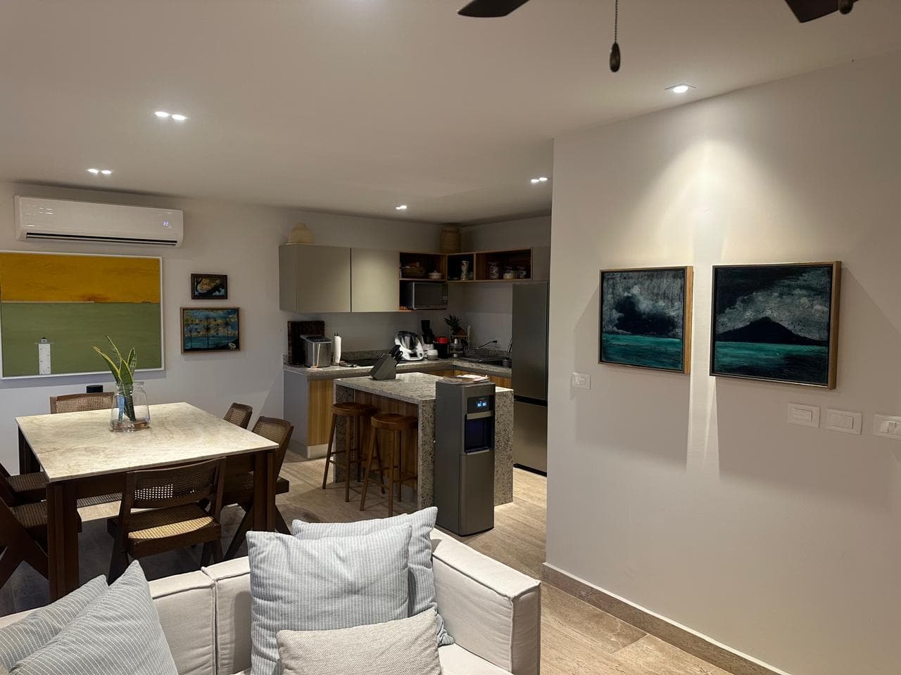 Beachfront apartment for sale (furnished)* in Yucalpetén