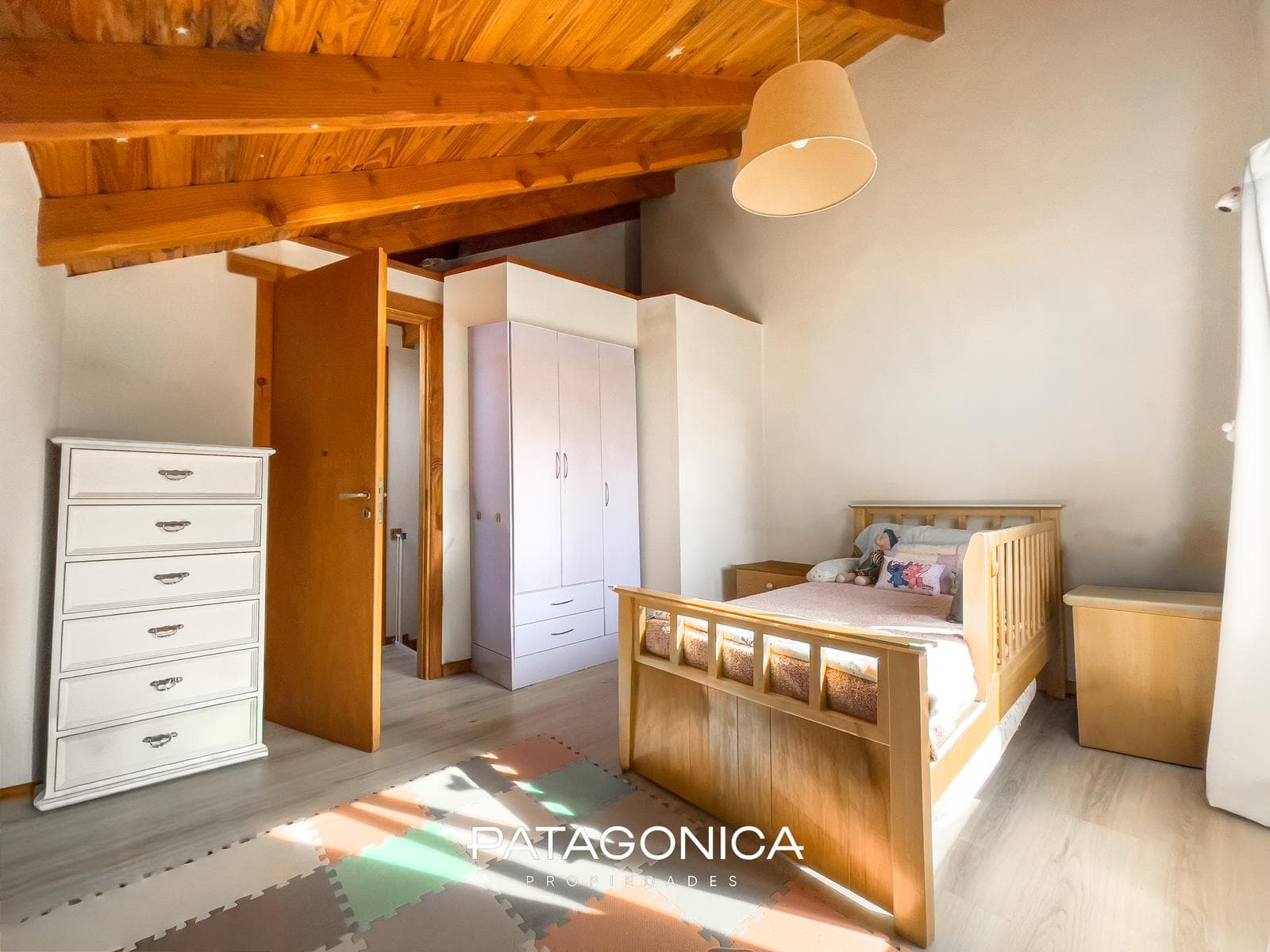 HOUSE FOR SALE: 79 m². 3 ROOMS. EL ONCE NEIGHBORHOOD, VILLA LA ANGOSTURA