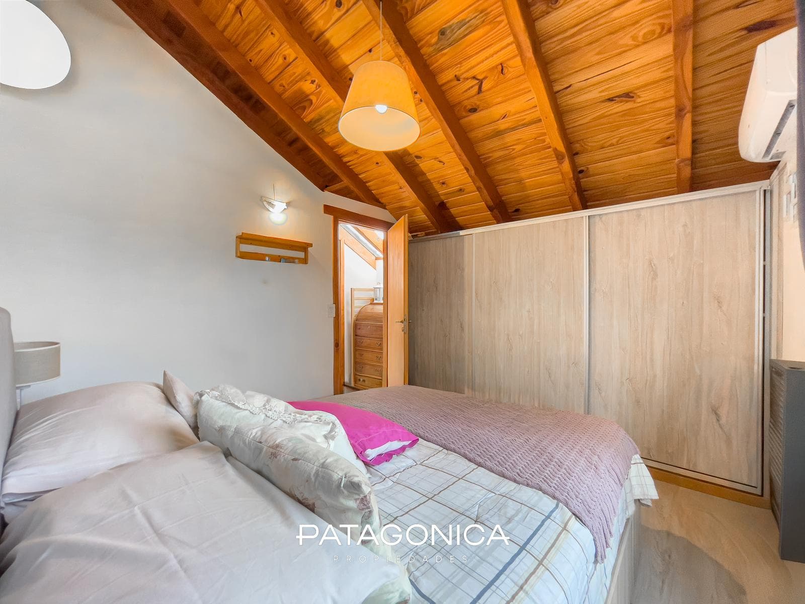 HOUSE FOR SALE: 79 m². 3 ROOMS. EL ONCE NEIGHBORHOOD, VILLA LA ANGOSTURA