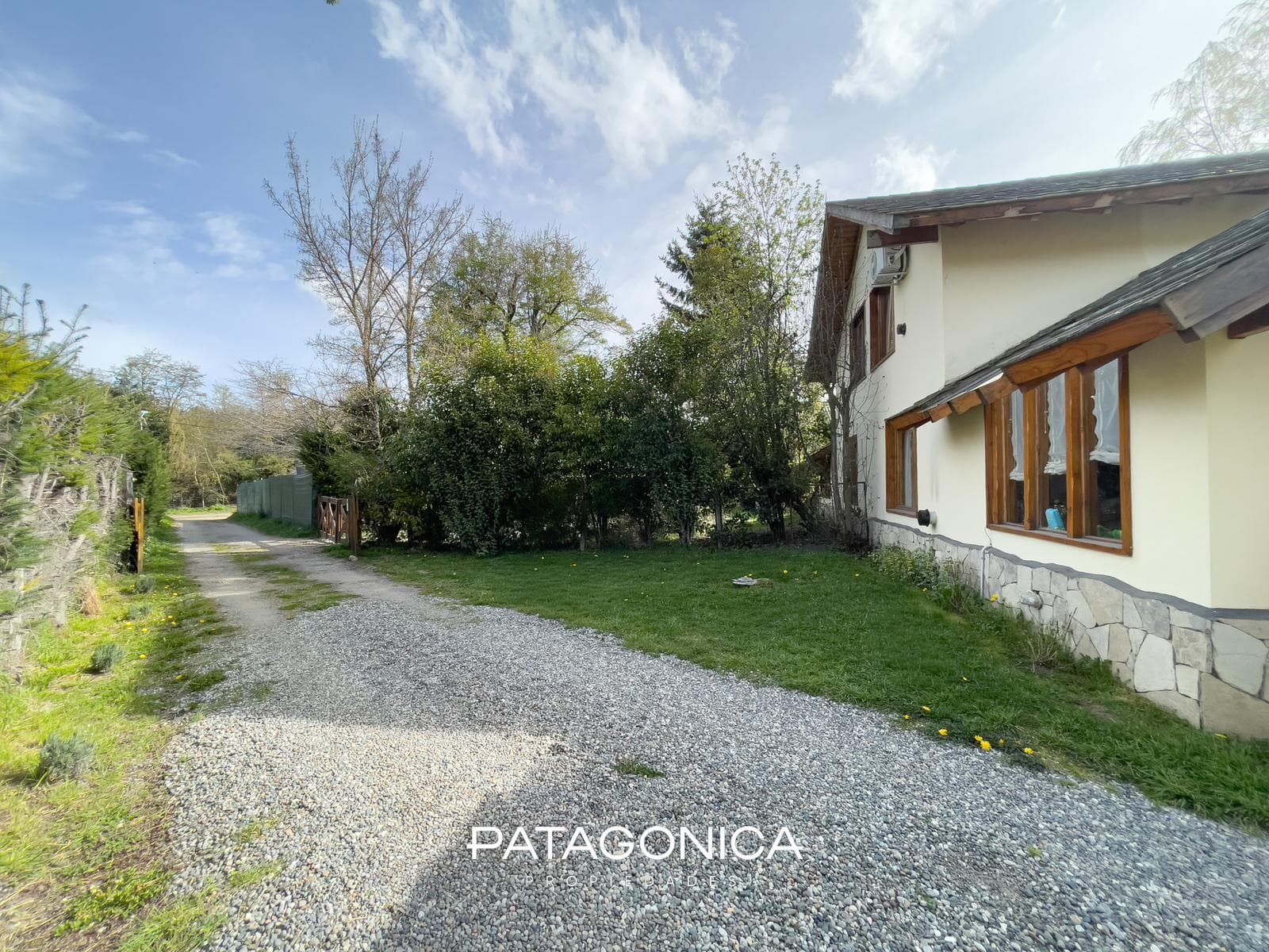 HOUSE FOR SALE: 79 m². 3 ROOMS. EL ONCE NEIGHBORHOOD, VILLA LA ANGOSTURA