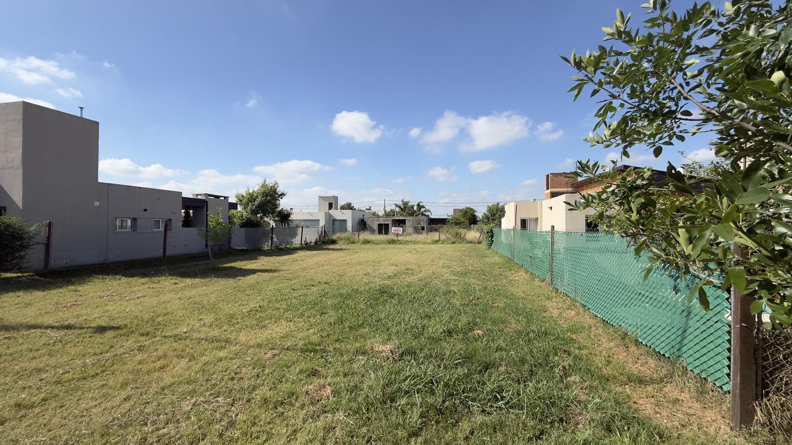 For Sale - 426 m² Lot - Utilities - El Molino Neighborhood, Roldán