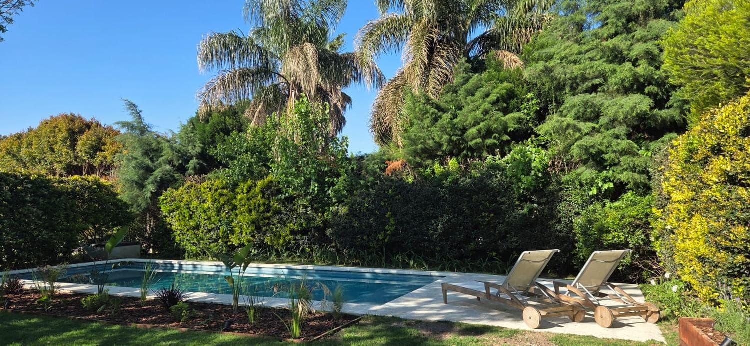 House for short-term rent in Santa María de Los Olivos, Panamericana Km 34, 3 bedrooms, garden, and pool