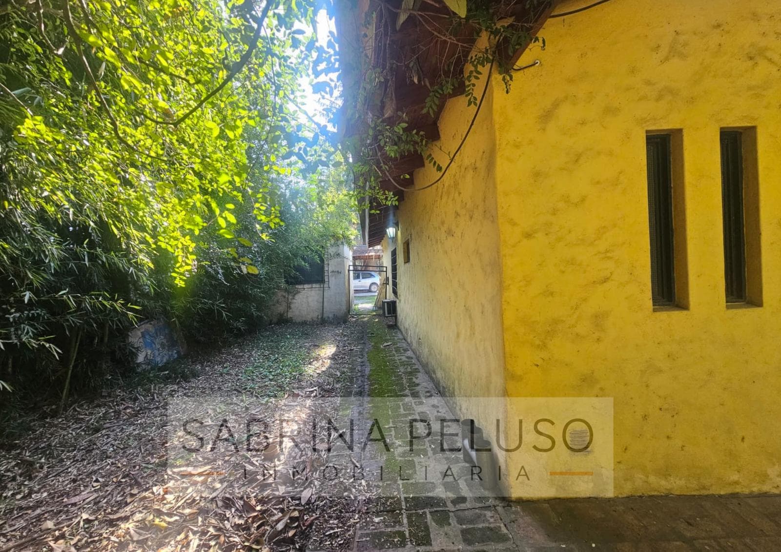 House for SALE located in Moreno