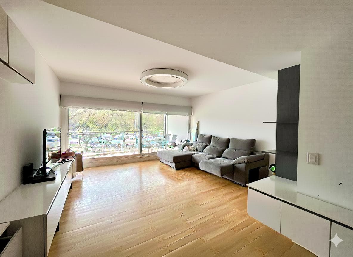 FOR SALE/EXCHANGE—2-bedroom apartment with a patio and barbecue area for exclusive use. Rio neighborhood, Rosario.