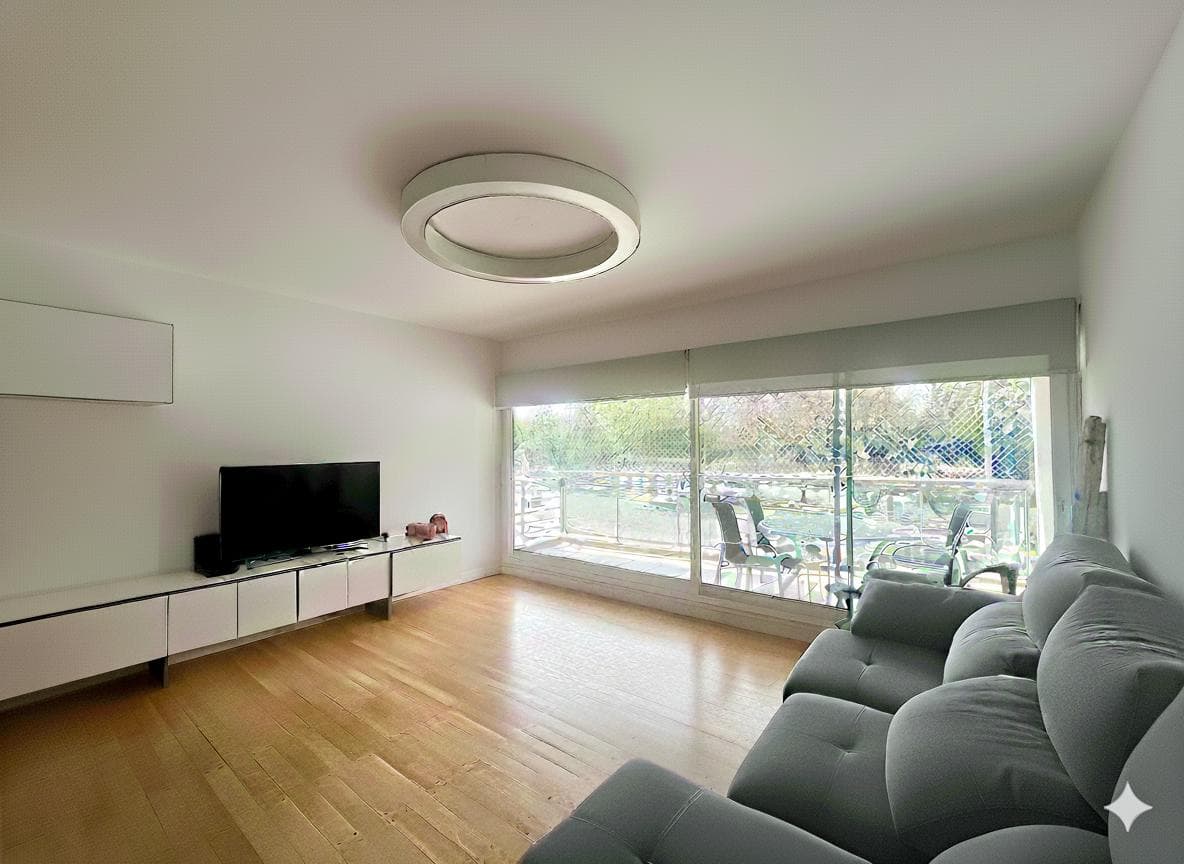 FOR SALE/EXCHANGE—2-bedroom apartment with a patio and barbecue area for exclusive use. Rio neighborhood, Rosario.
