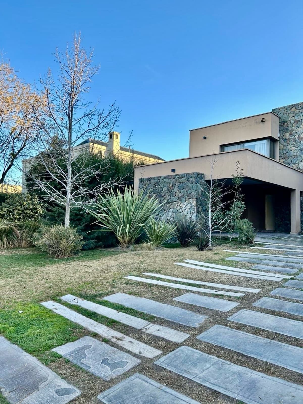 House in Chacras De Coria
