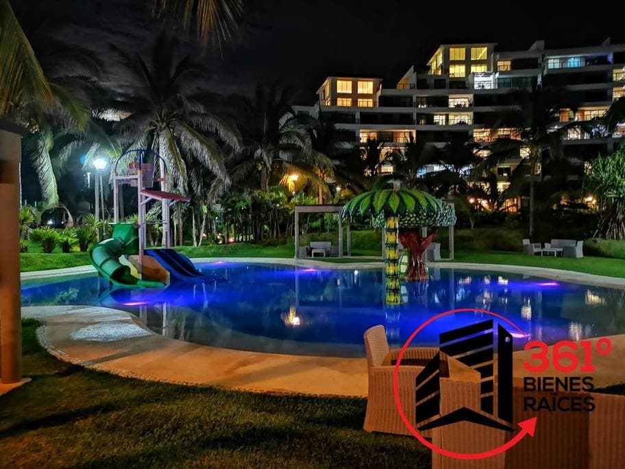 La Isla Residences: 4 Bedrooms, 201 m²