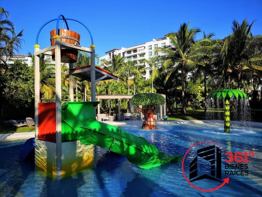 La Isla Residences: 4 Bedrooms, 201 m²