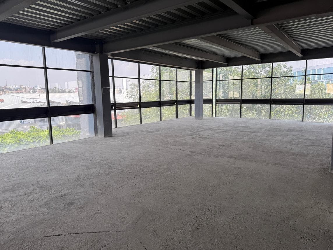 Office for RENT in Tlalnepantla, State of Mexico. 410 m² or 820 m² (shell)