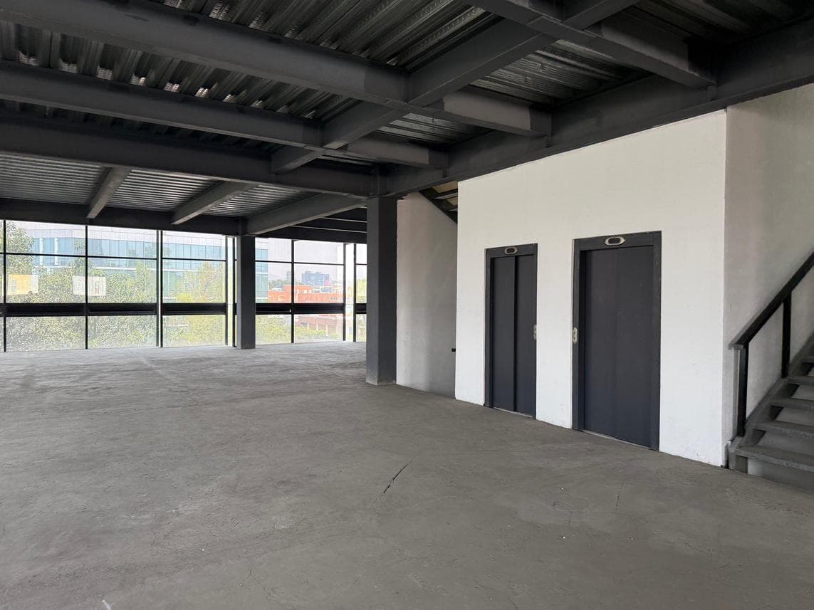 Office for RENT in Tlalnepantla, State of Mexico. 410 m² or 820 m² (shell)
