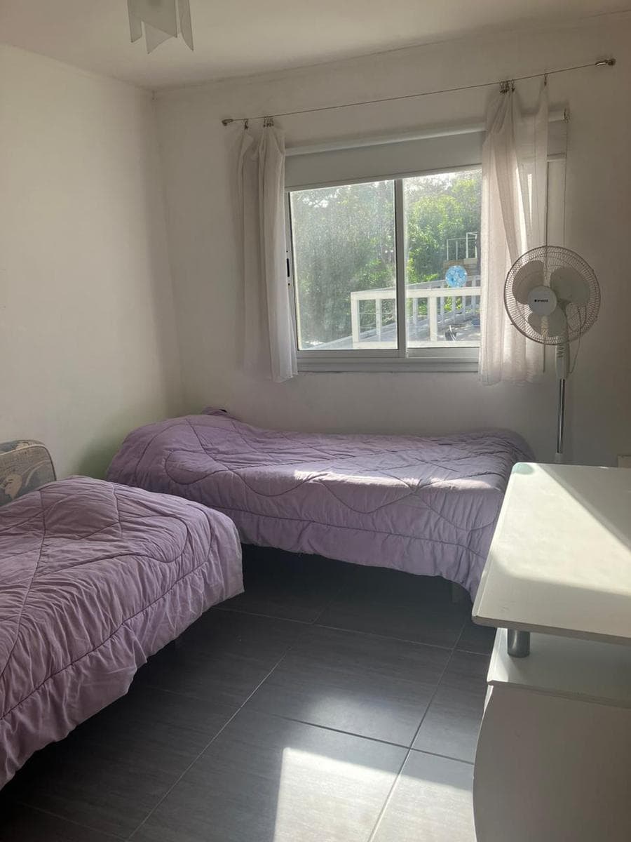 Modern 5-room house on a great lot