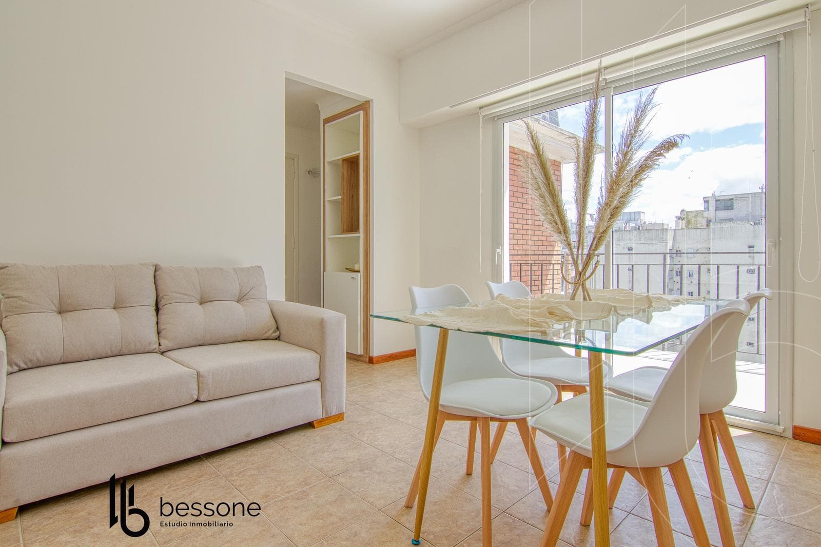 Spacious, renovated 3-room apartment – Excellent location