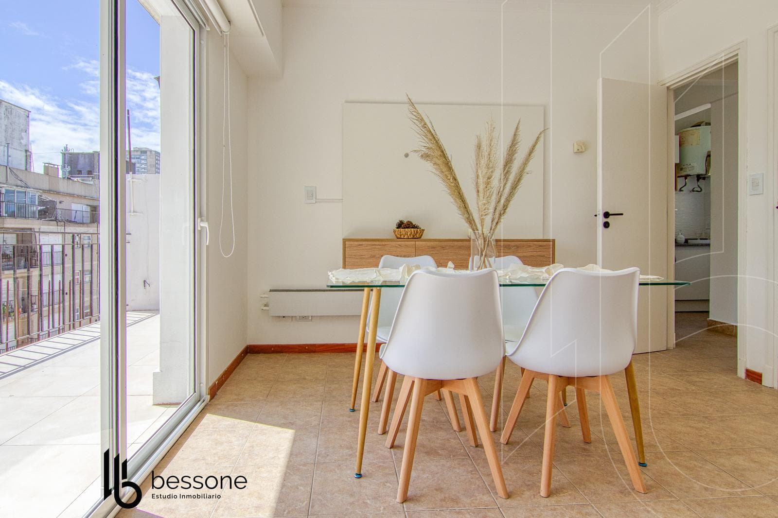 Spacious, renovated 3-room apartment – Excellent location