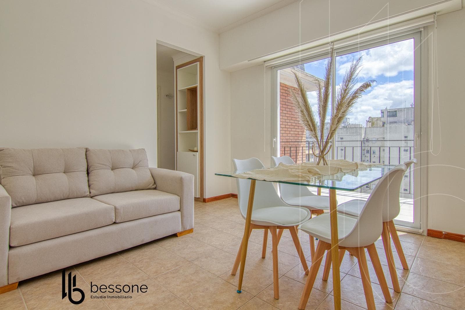 Spacious, renovated 3-room apartment – Excellent location