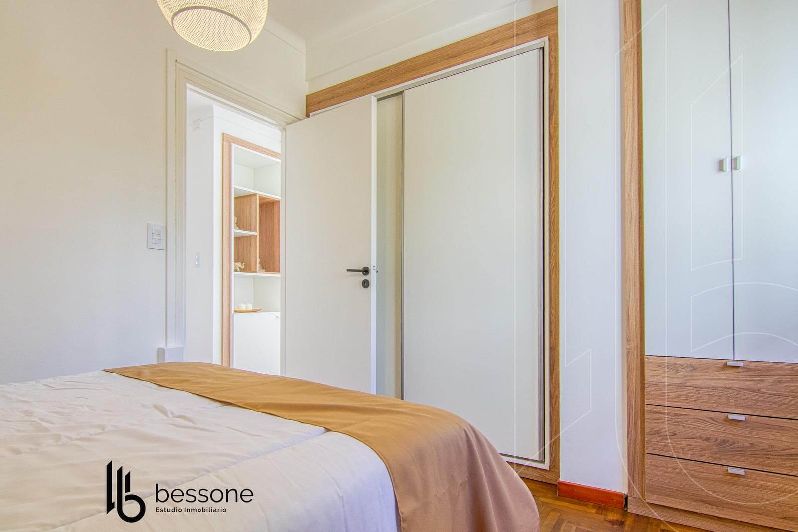 Spacious, renovated 3-room apartment – Excellent location