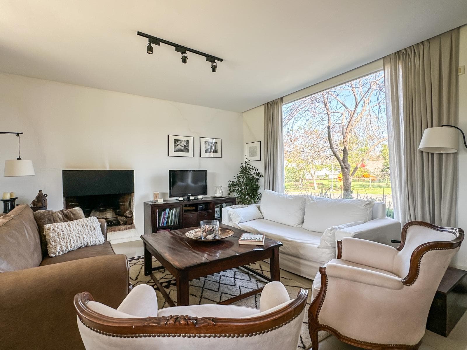 House for Sale in the Las Liebres Gated Community, Pilar