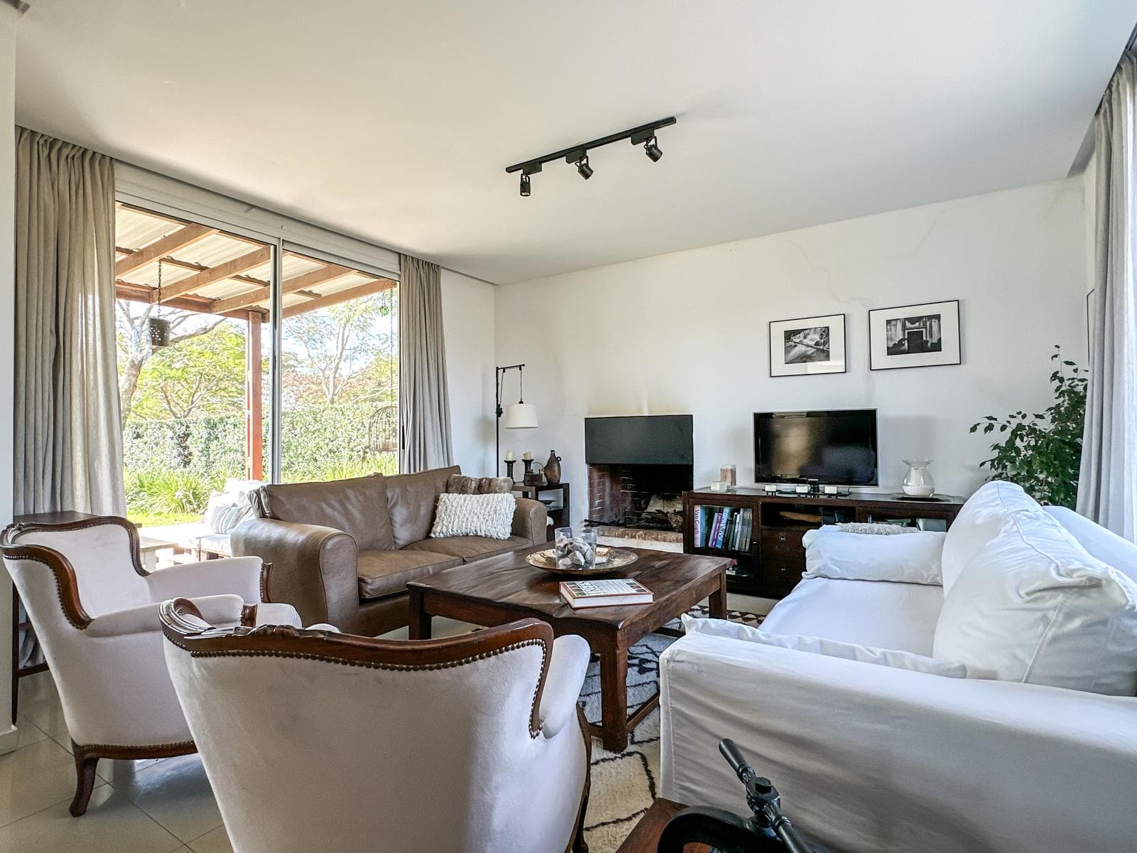 House for Sale in the Las Liebres Gated Community, Pilar