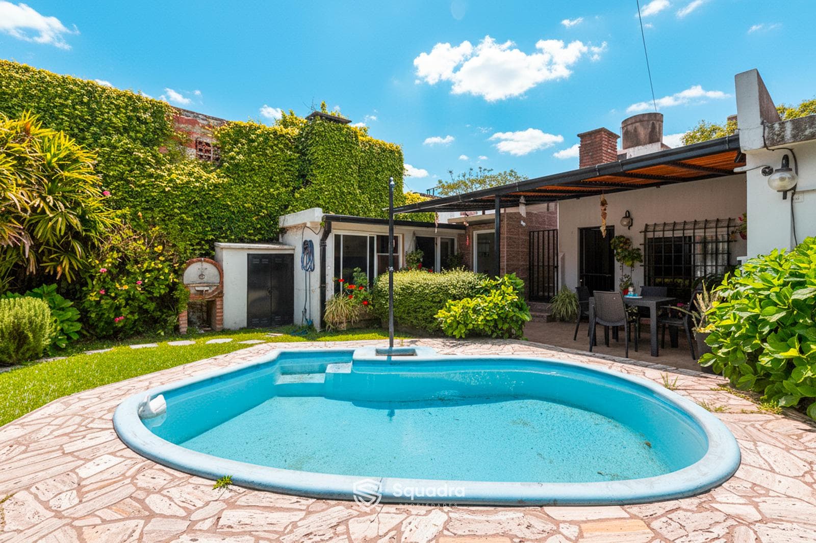 FOR SALE | TRADE - 3-bedroom house with a yard and pool. Triángulo neighborhood, Rosario.